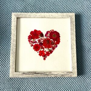 PRESSED FLOWER HEART MOTHERS DAY